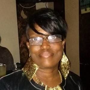 Meet your Posher, Estella